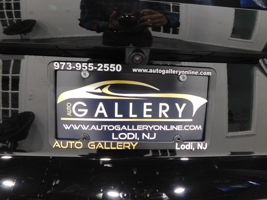 2023 Cadillac Escalade 4WD 4dr Luxury photo