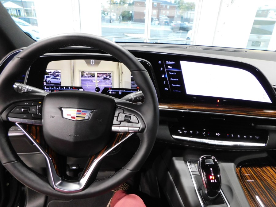 2023 Cadillac Escalade 4WD 4dr Luxury photo