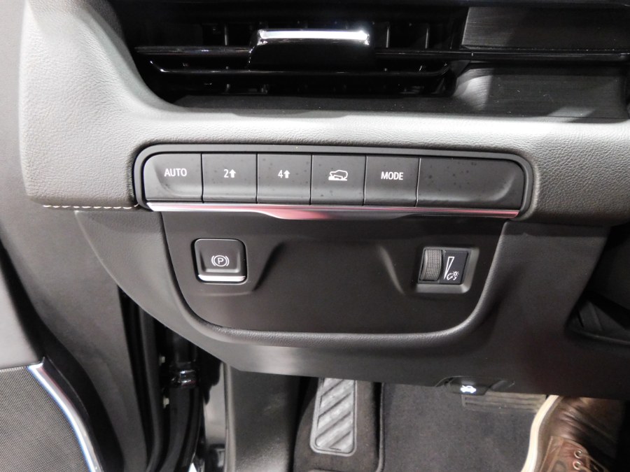 2023 Cadillac Escalade 4WD 4dr Luxury photo