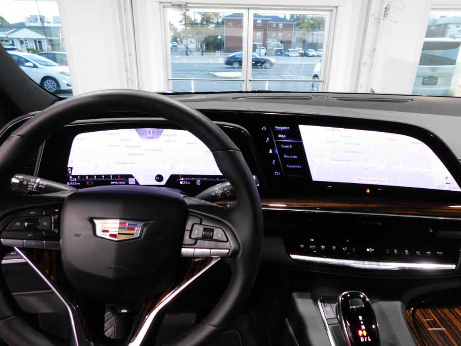 2023 Cadillac Escalade 4WD 4dr Luxury photo