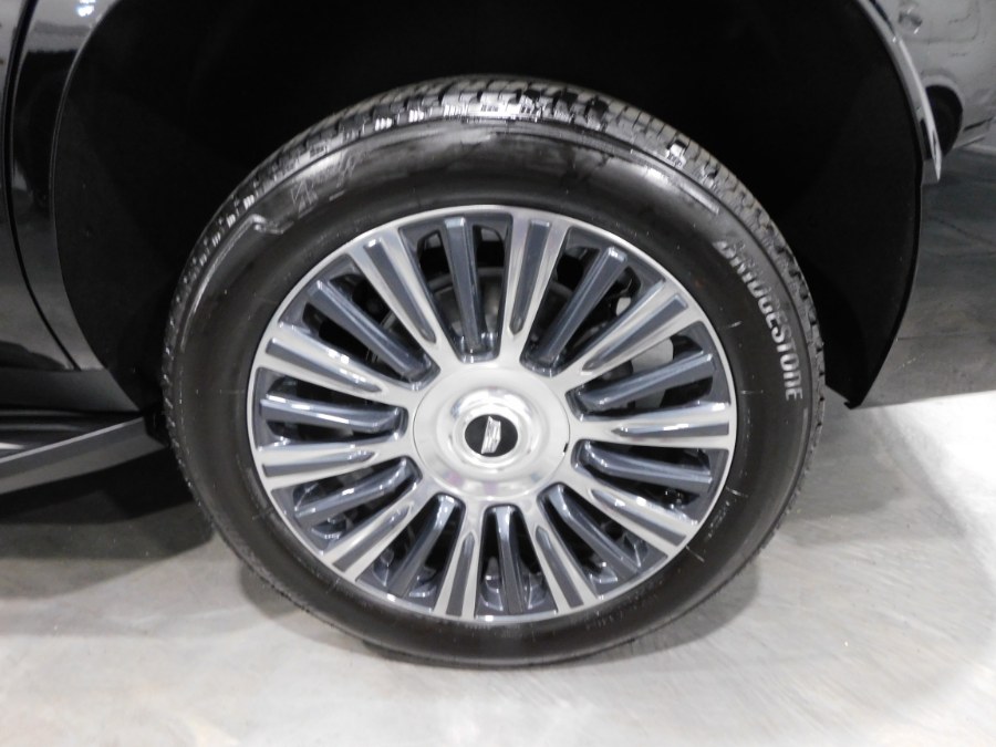 2023 Cadillac Escalade 4WD 4dr Luxury photo