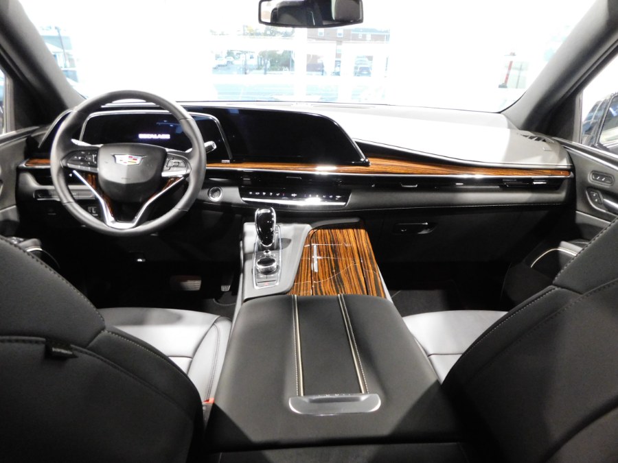 2023 Cadillac Escalade 4WD 4dr Luxury photo