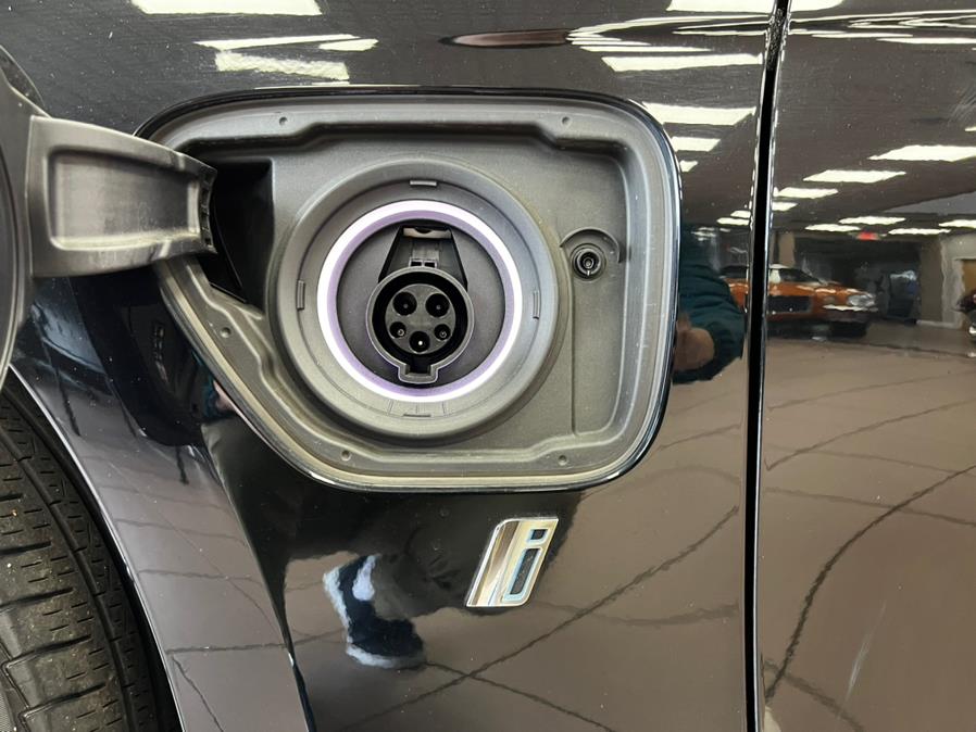 2017 BMW 3-Series 330e iPerformance Plug-In Hybr photo
