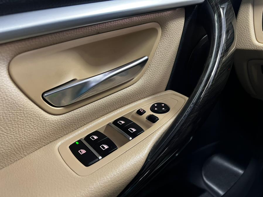 2017 BMW 3-Series 330e iPerformance Plug-In Hybr photo