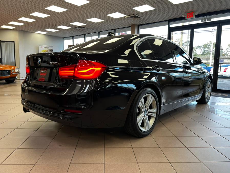 2017 BMW 3-Series 330e iPerformance Plug-In Hybr photo