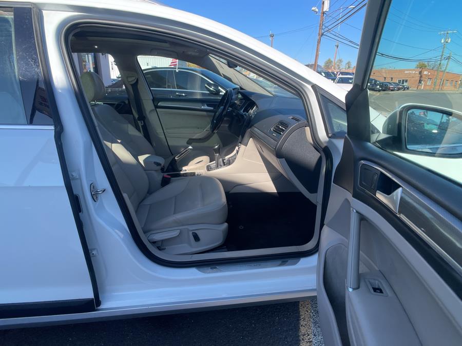 2019 Volkswagen Golf Alltrack TSI SE photo