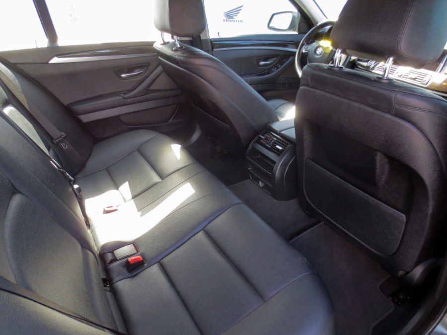 2015 BMW 5-Series 4dr Sdn 528i RWD photo