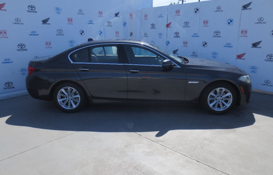 2015 BMW 5-Series 4dr Sdn 528i RWD photo