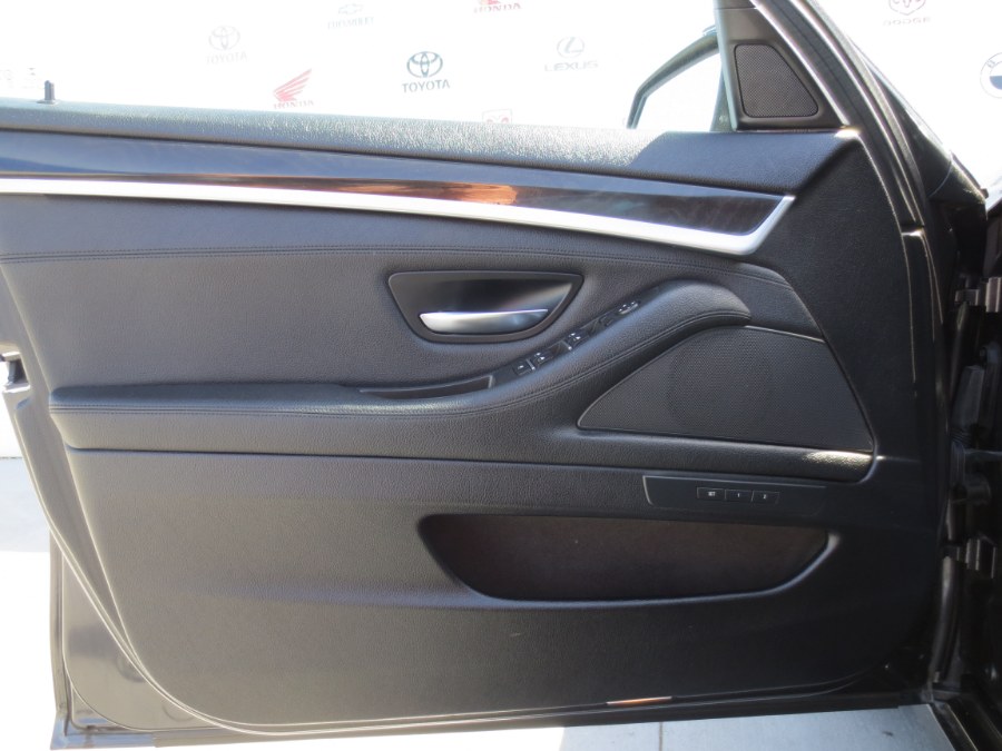 2015 BMW 5-Series 4dr Sdn 528i RWD photo