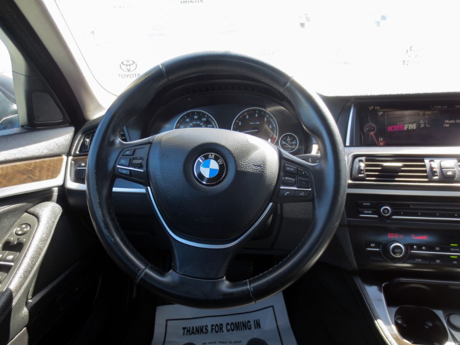 2015 BMW 5-Series 4dr Sdn 528i RWD photo