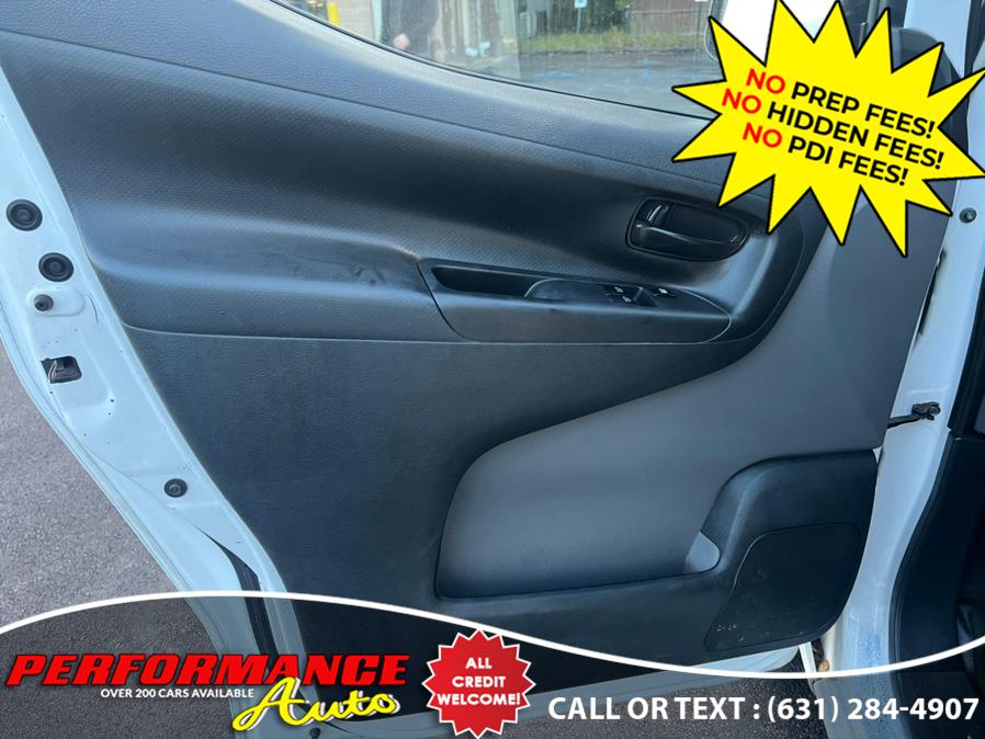 2015 Nissan NV200 I4 S photo