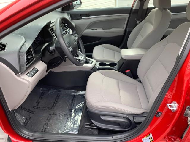 2020 Hyundai Elantra SEL photo