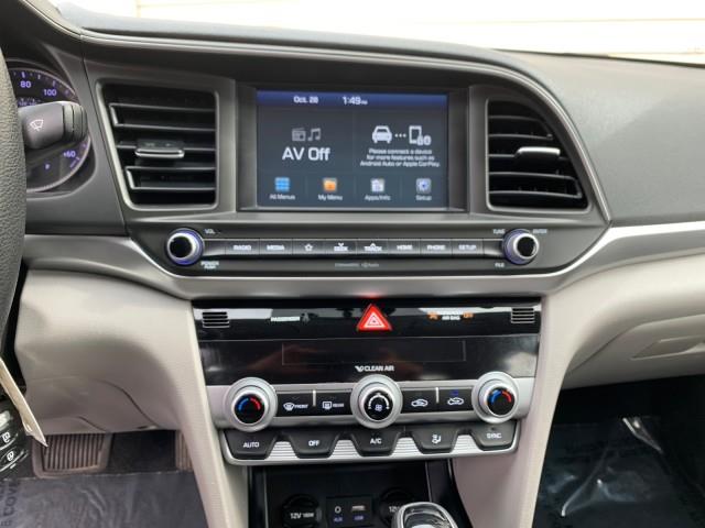 2020 Hyundai Elantra SEL photo
