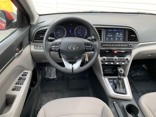 2020 Hyundai Elantra SEL photo
