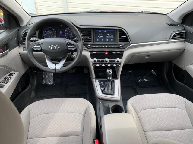 2020 Hyundai Elantra SEL photo