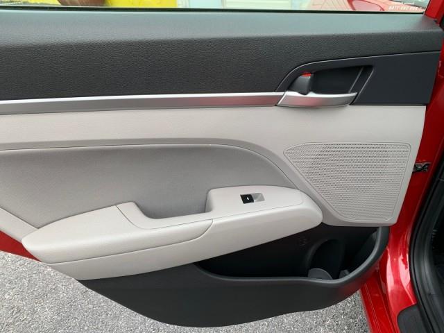 2020 Hyundai Elantra SEL photo