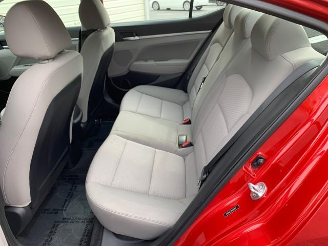 2020 Hyundai Elantra SEL photo