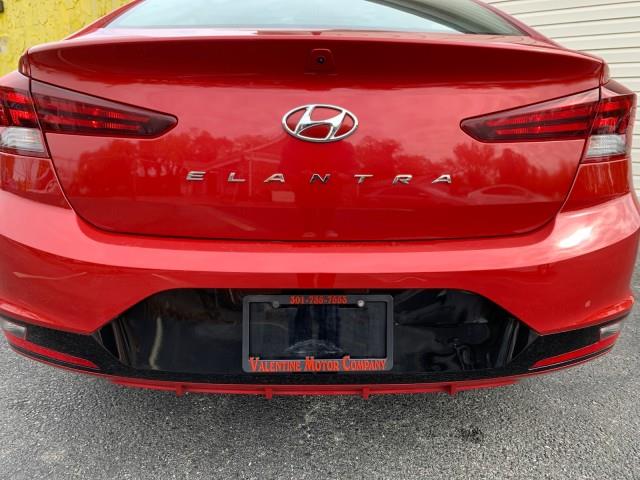 2020 Hyundai Elantra SEL photo