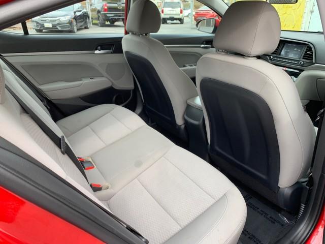 2020 Hyundai Elantra SEL photo
