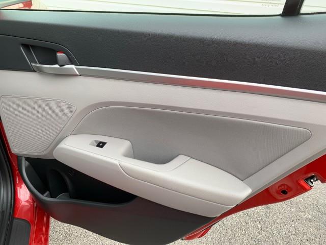 2020 Hyundai Elantra SEL photo