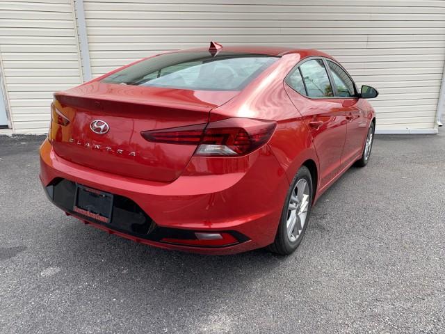 2020 Hyundai Elantra SEL photo