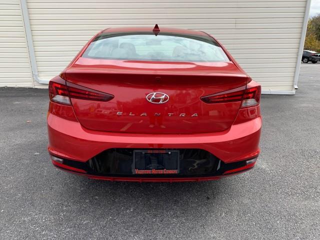 2020 Hyundai Elantra SEL photo