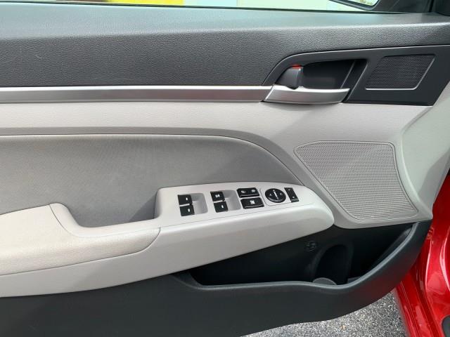2020 Hyundai Elantra SEL photo