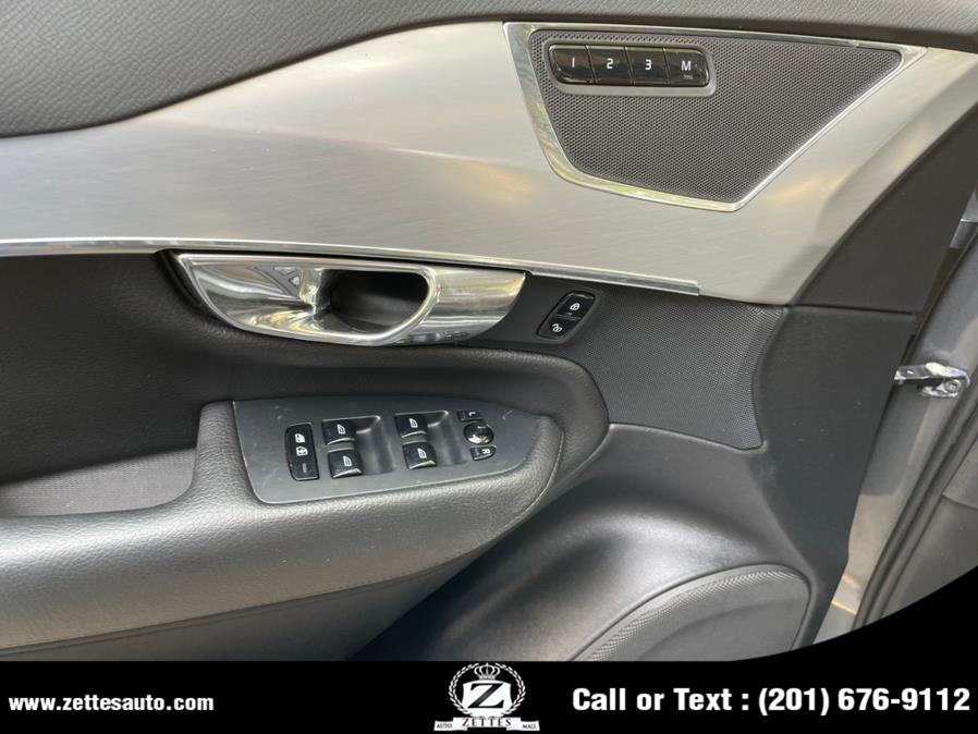 2016 Volvo XC90 AWD 4dr T5 Momentum photo