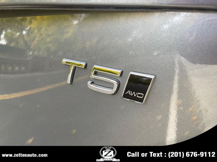2016 Volvo XC90 AWD 4dr T5 Momentum photo