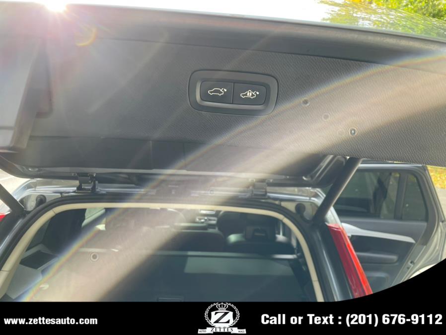 2016 Volvo XC90 AWD 4dr T5 Momentum photo
