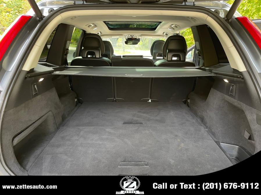 2016 Volvo XC90 AWD 4dr T5 Momentum photo