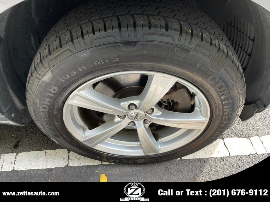 2016 Volvo XC90 AWD 4dr T5 Momentum photo