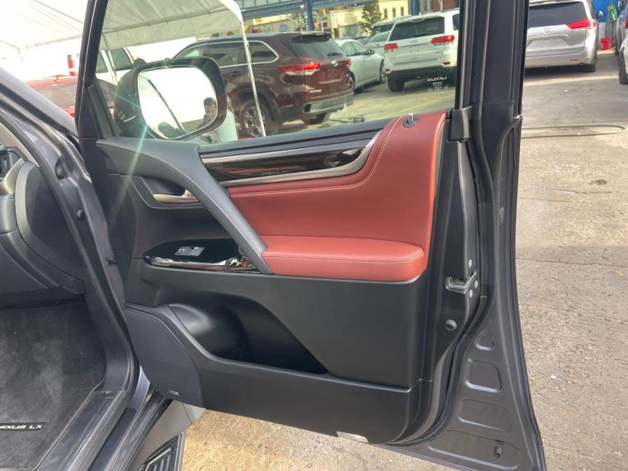 2019 Lexus LX LX photo