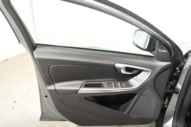 2017 Volvo S60 Inscription. Free Lifetime Pow photo