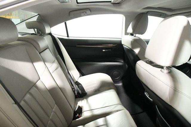 2016 Lexus ES 350 photo