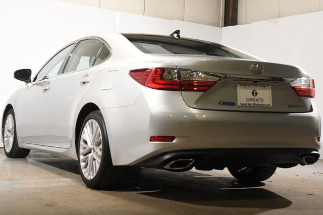 2016 Lexus ES 350 photo