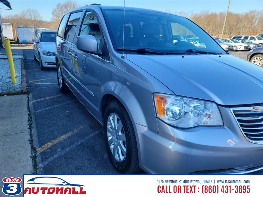 2014 Chrysler Town & Country Touring photo