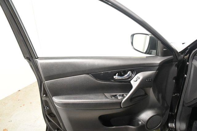 2018 Nissan Rogue SL photo