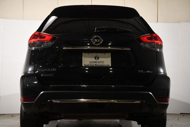 2018 Nissan Rogue SL photo