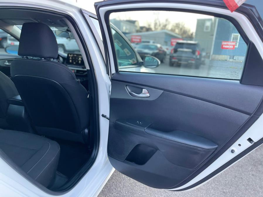 2021 Kia Forte LXS IVT photo