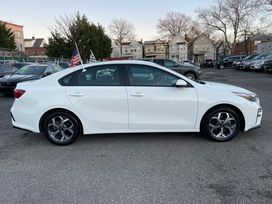 2021 Kia Forte LXS IVT photo