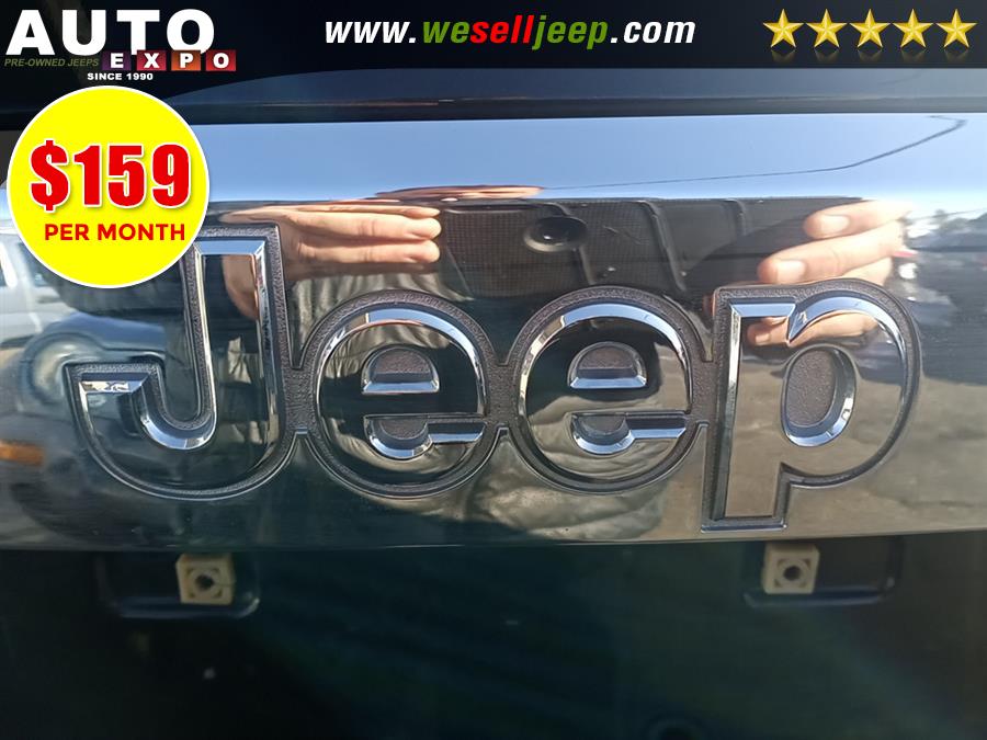2012 Jeep Grand Cherokee Laredo photo