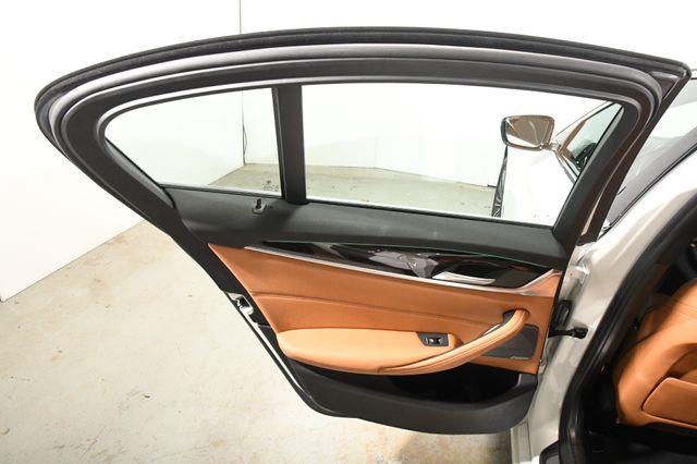 2019 BMW 5-Series 540i Xdrive AWD photo