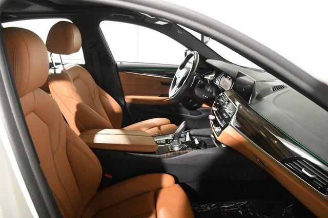 2019 BMW 5-Series 540i Xdrive AWD photo
