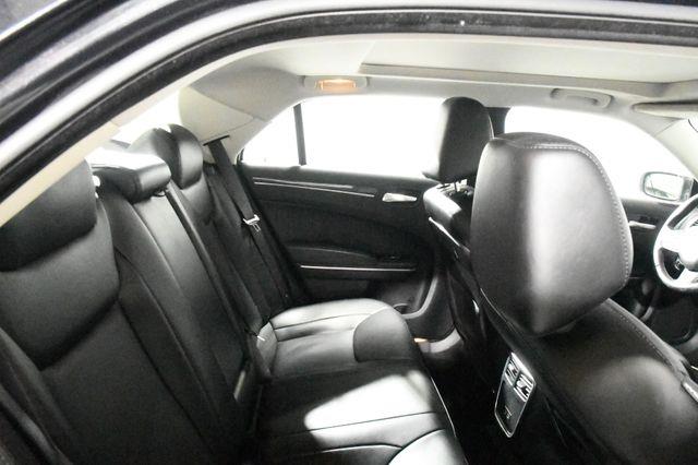 2019 Chrysler 300 Touring L photo