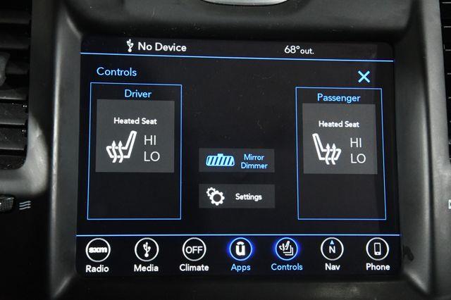 2019 Chrysler 300 Touring L photo