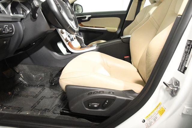 2017 Volvo S60 Inscription Platinum photo