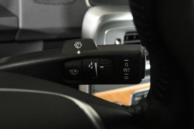 2017 Volvo S60 Inscription Platinum photo
