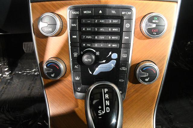 2017 Volvo S60 Inscription Platinum photo