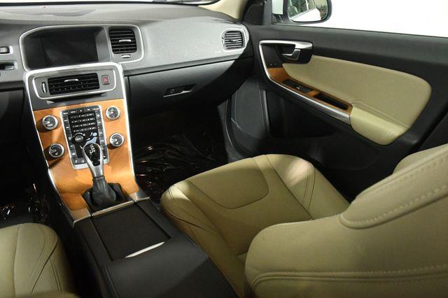 2017 Volvo S60 Inscription Platinum photo